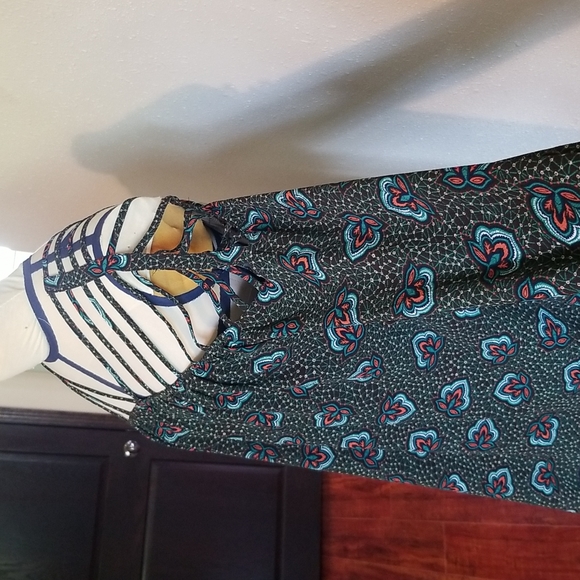 Entro Dress - Picture 2 of 4